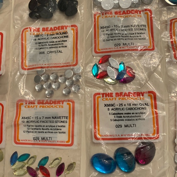 {3/$25} gems for crafting. NEW bling mystery box - Picture 4 of 9